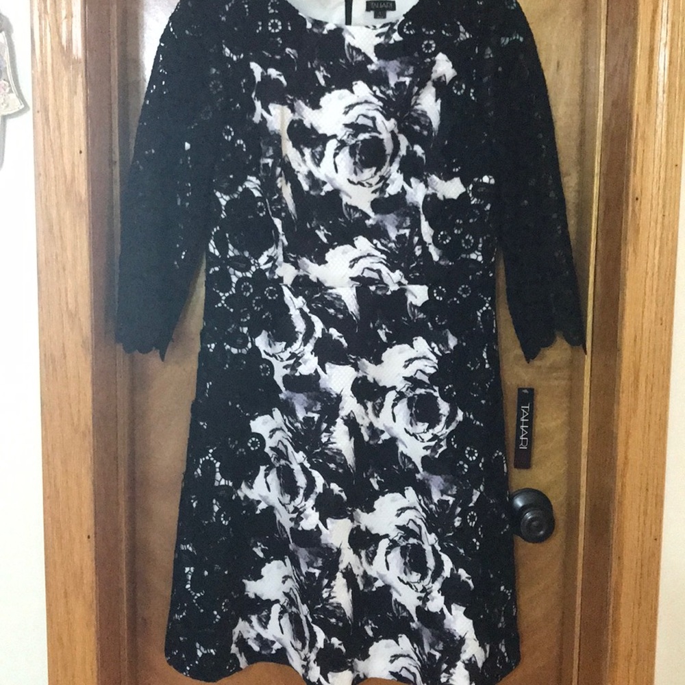 Black and white floral print dress. Lace sleeve